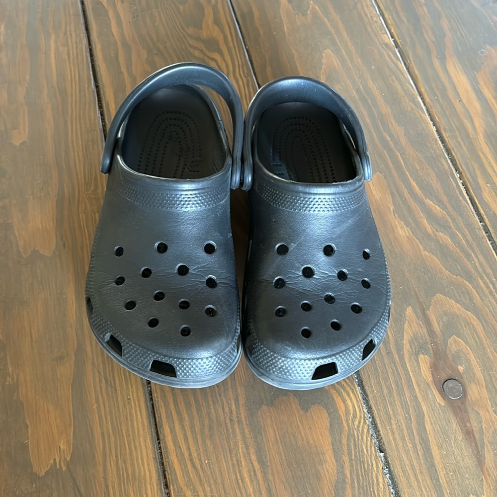 Black crocks